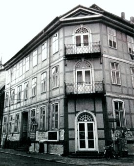 Das Dieterichsche Haus mit den Altanen, ehemals Schmahlens Laden, Foto um 1980